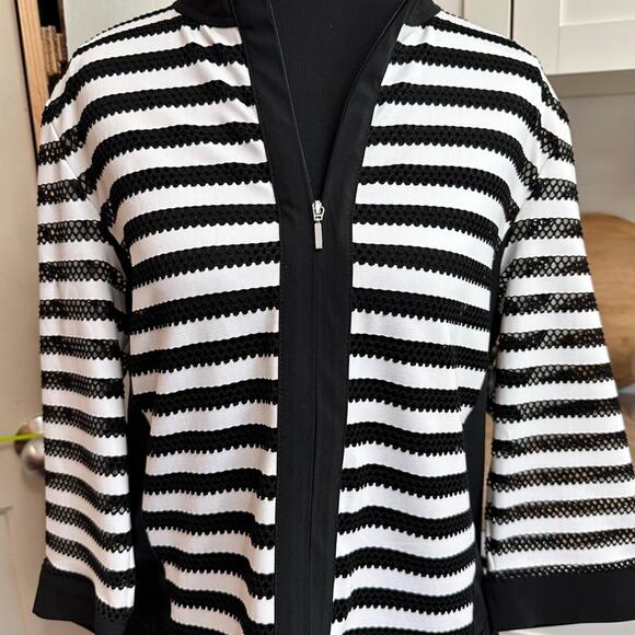 Weekends by Chico’s Women's Sz 1 US 8 M Striped Mesh Jacket Black White Academia - Picture 4 of 15